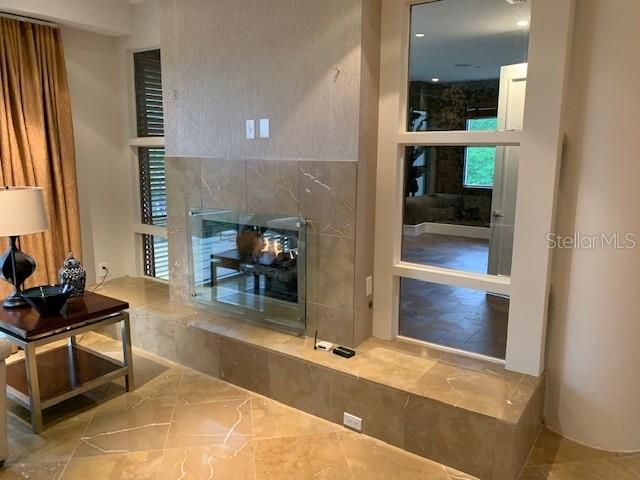 出租: $6,895 (4 贝兹, 3 浴室, 3714 平方英尺)