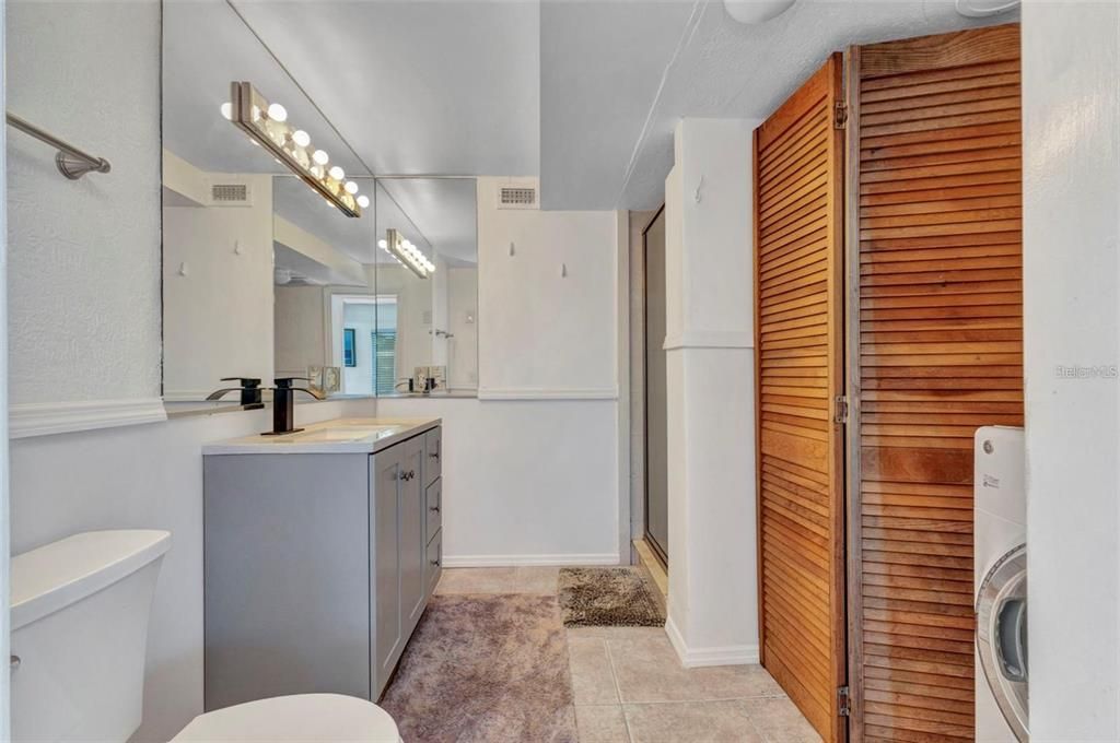 En Venta: $299,000 (3 camas, 2 baños, 1200 Pies cuadrados)