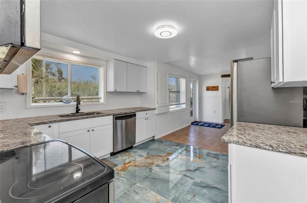 En Venta: $299,000 (3 camas, 2 baños, 1200 Pies cuadrados)