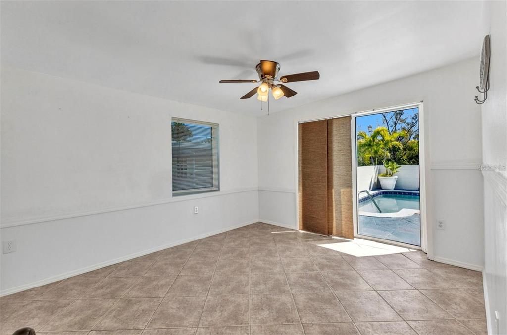 En Venta: $299,000 (3 camas, 2 baños, 1200 Pies cuadrados)