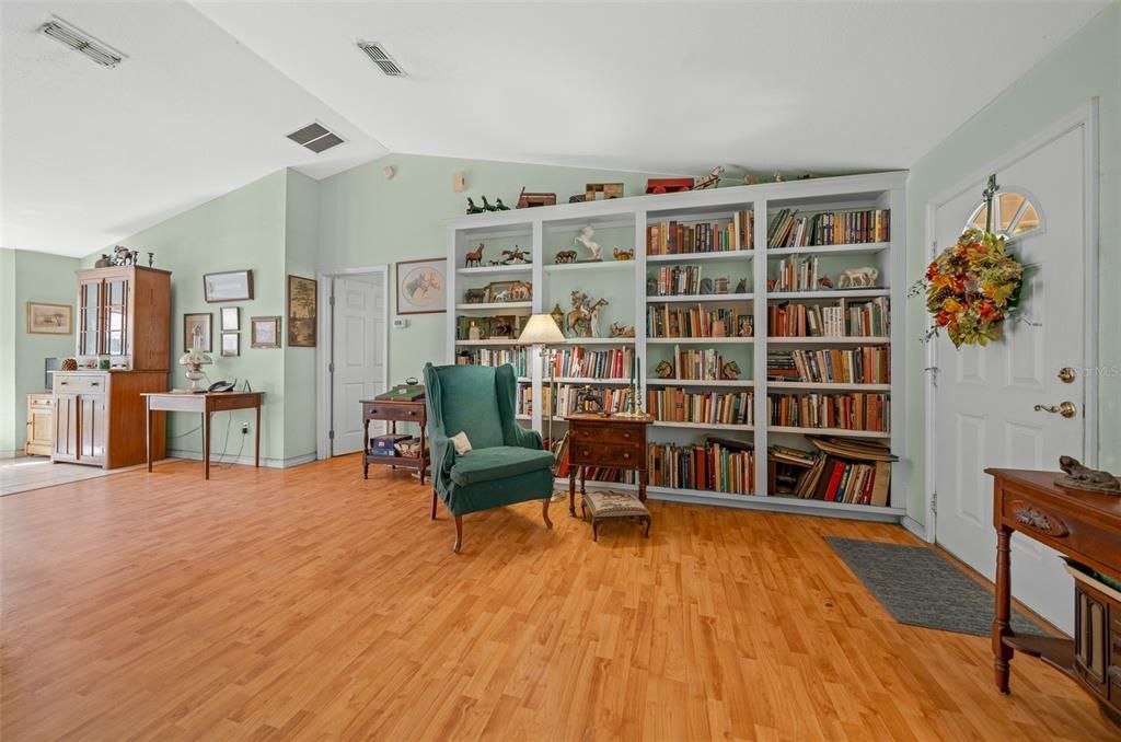 For Sale: $499,900 (4 beds, 3 baths, 2942 Square Feet)