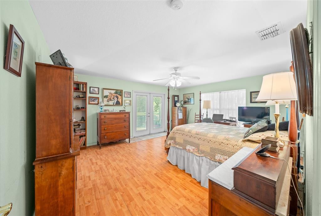 For Sale: $499,900 (4 beds, 3 baths, 2942 Square Feet)