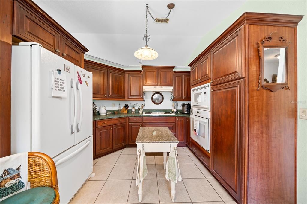 For Sale: $499,900 (4 beds, 3 baths, 2942 Square Feet)