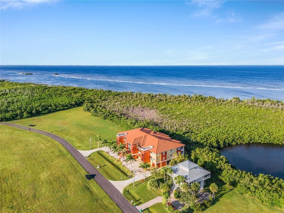 For Sale: $399,000 (3 beds, 3 baths, 2015 Square Feet)