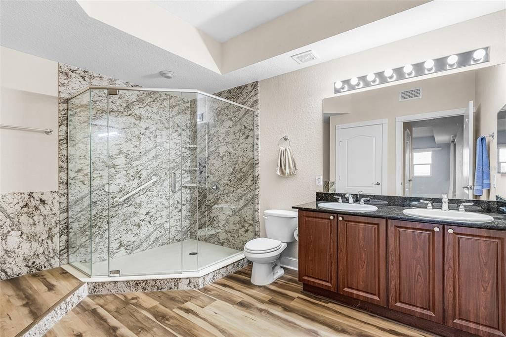 For Sale: $399,000 (3 beds, 3 baths, 2015 Square Feet)