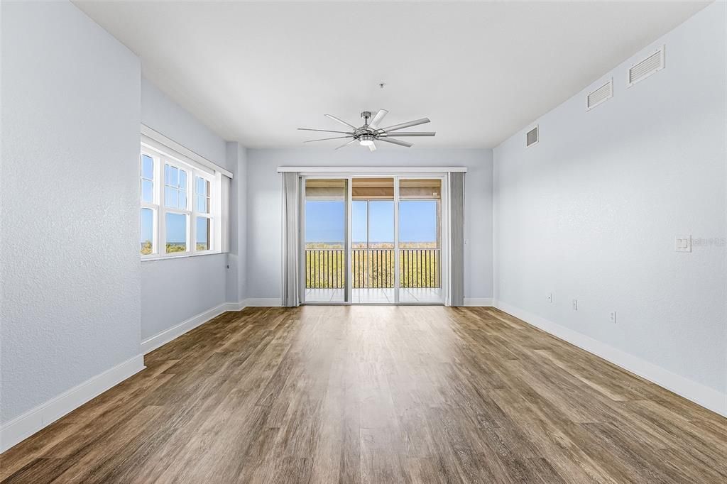 For Sale: $399,000 (3 beds, 3 baths, 2015 Square Feet)