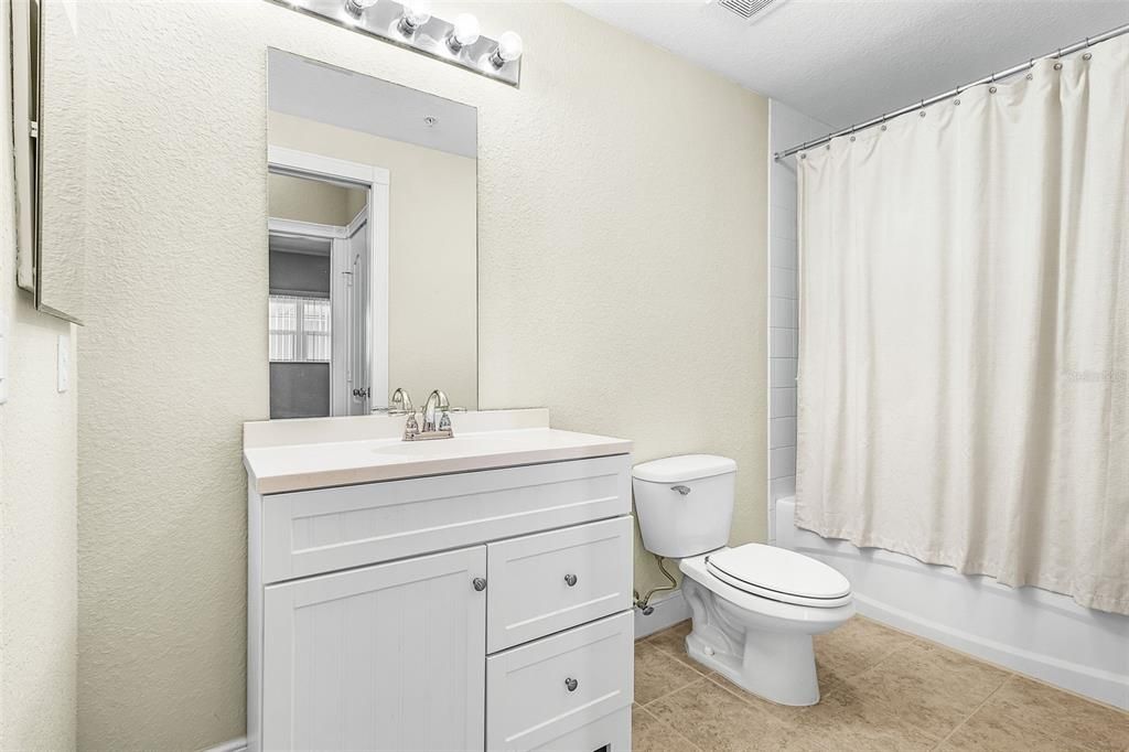 For Sale: $399,000 (3 beds, 3 baths, 2015 Square Feet)