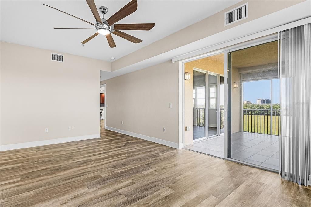 For Sale: $399,000 (3 beds, 3 baths, 2015 Square Feet)