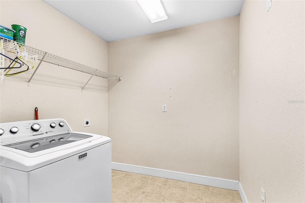 For Sale: $399,000 (3 beds, 3 baths, 2015 Square Feet)