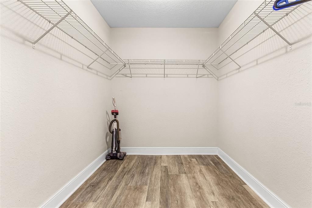 For Sale: $399,000 (3 beds, 3 baths, 2015 Square Feet)