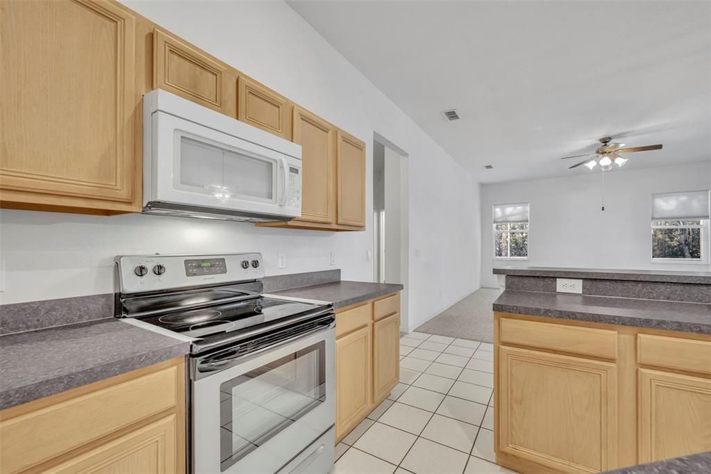 Active With Contract: $590,000 (5 beds, 3 baths, 2815 Square Feet)