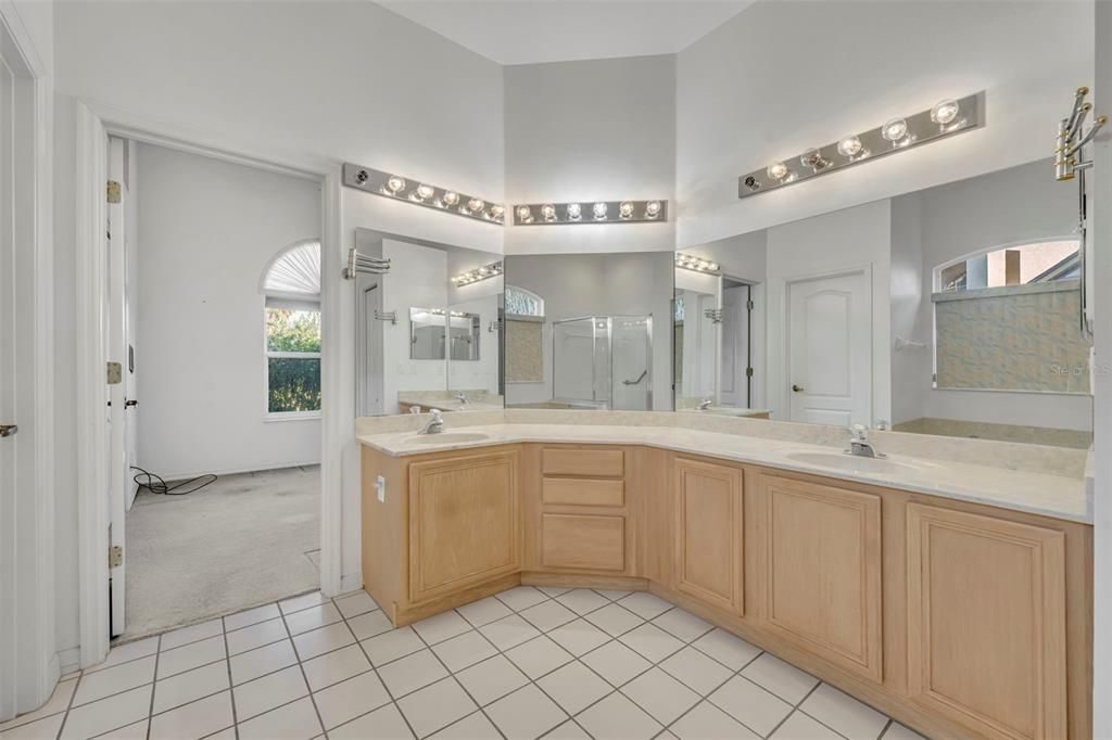 Active With Contract: $590,000 (5 beds, 3 baths, 2815 Square Feet)