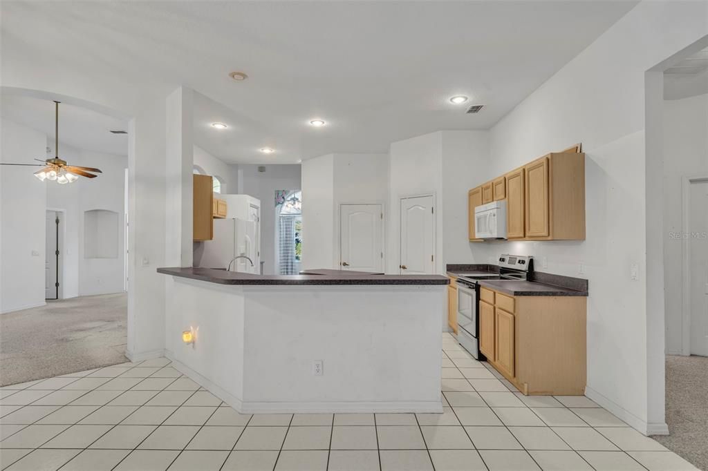 Active With Contract: $590,000 (5 beds, 3 baths, 2815 Square Feet)