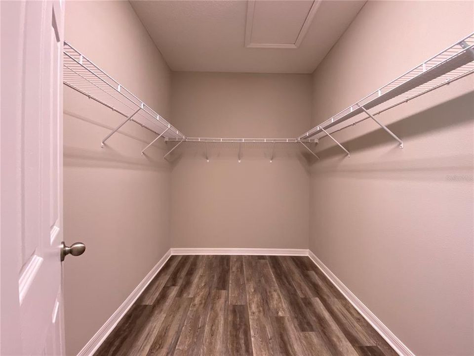 For Rent: $2,445 (3 beds, 2 baths, 1703 Square Feet)