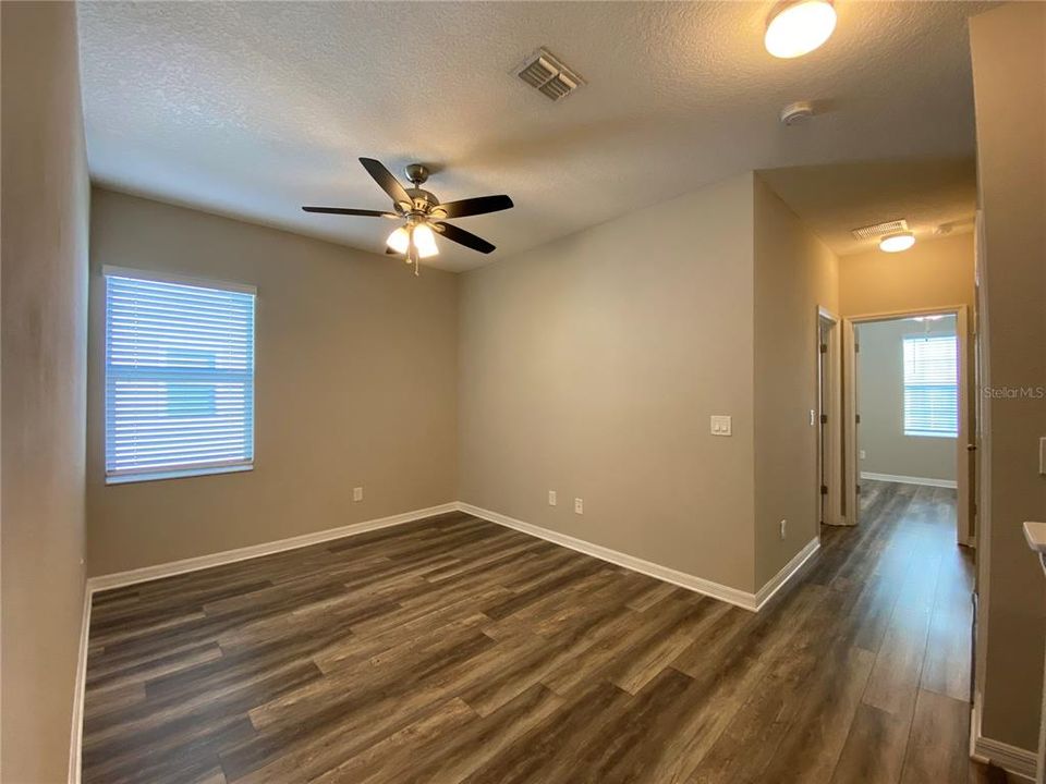 For Rent: $2,445 (3 beds, 2 baths, 1703 Square Feet)