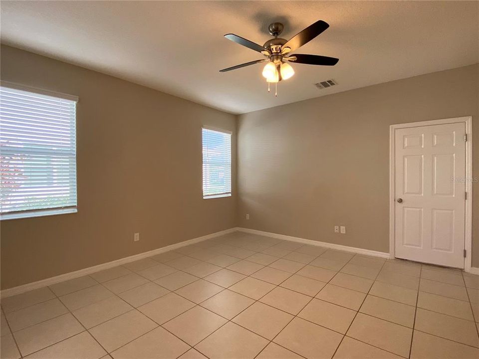 For Rent: $2,445 (3 beds, 2 baths, 1703 Square Feet)