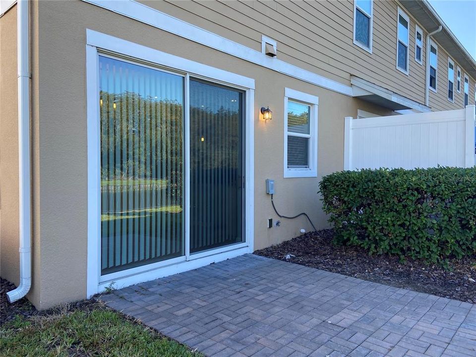 For Rent: $2,445 (3 beds, 2 baths, 1703 Square Feet)