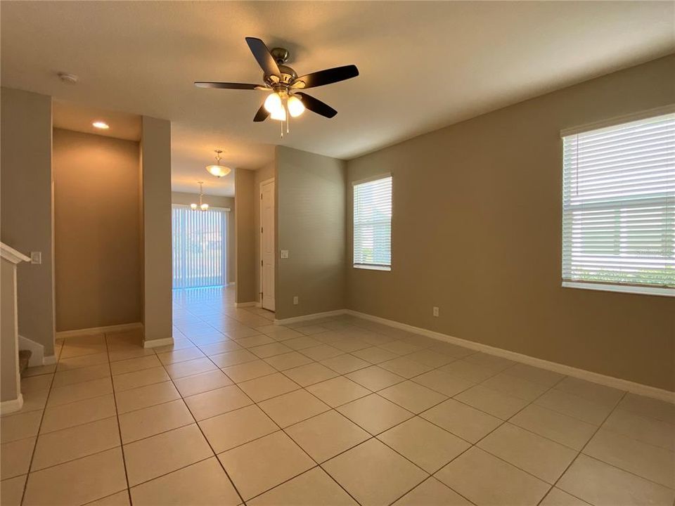 For Rent: $2,445 (3 beds, 2 baths, 1703 Square Feet)
