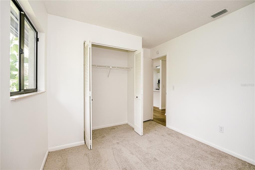 En Venta: $309,900 (4 camas, 2 baños, 2043 Pies cuadrados)