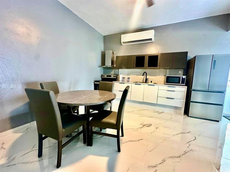 For Rent: $1,500 (0 beds, 1 baths, 650 Square Feet)