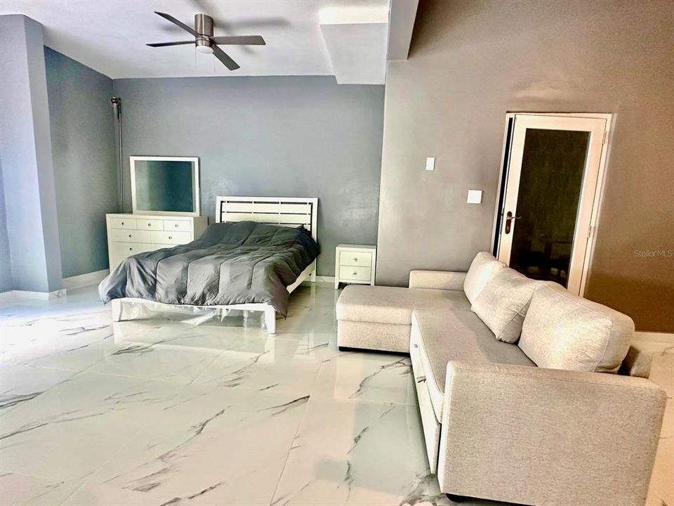 For Rent: $1,500 (0 beds, 1 baths, 650 Square Feet)