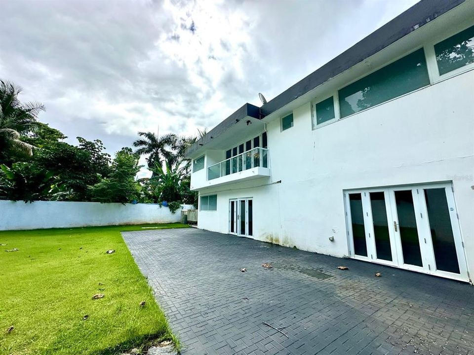 For Rent: $1,500 (0 beds, 1 baths, 650 Square Feet)