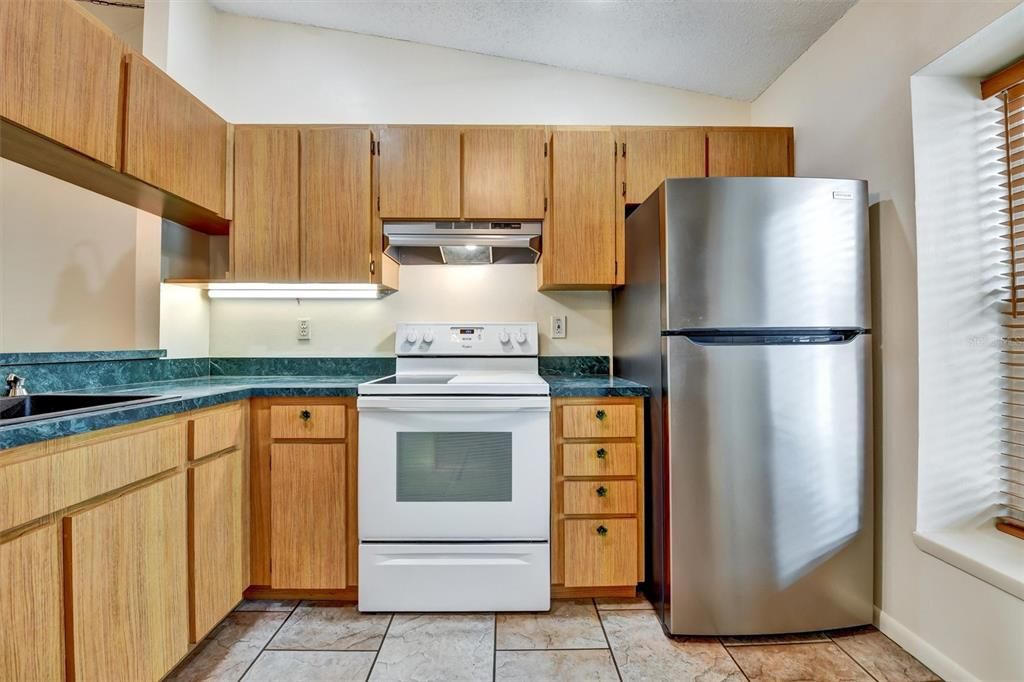 待售: $289,900 (2 贝兹, 2 浴室, 1109 平方英尺)