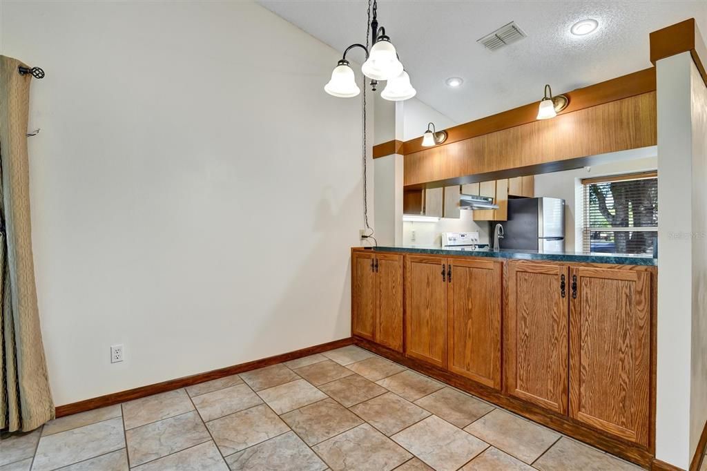 待售: $289,900 (2 贝兹, 2 浴室, 1109 平方英尺)