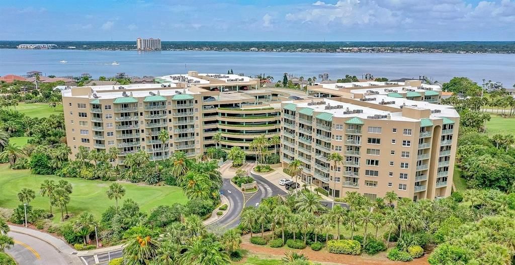 For Sale: $215,000 (2 beds, 2 baths, 1400 Square Feet)