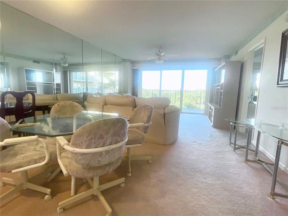 For Sale: $215,000 (2 beds, 2 baths, 1400 Square Feet)