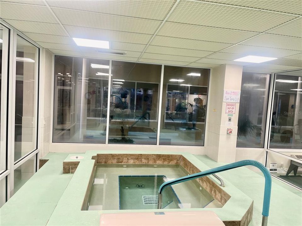 For Sale: $215,000 (2 beds, 2 baths, 1400 Square Feet)