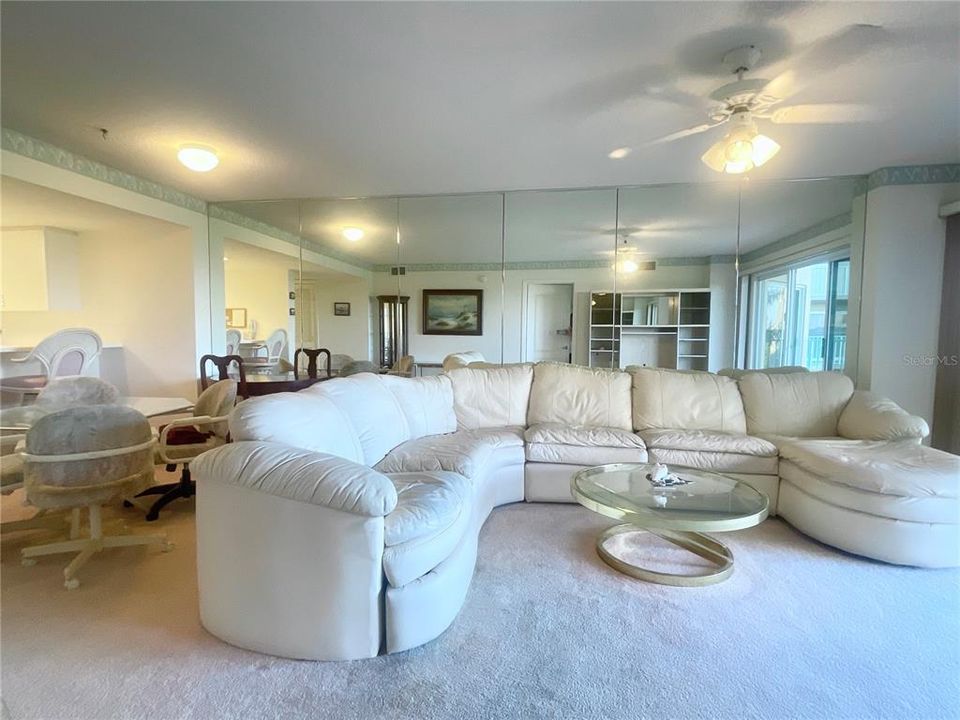 For Sale: $215,000 (2 beds, 2 baths, 1400 Square Feet)