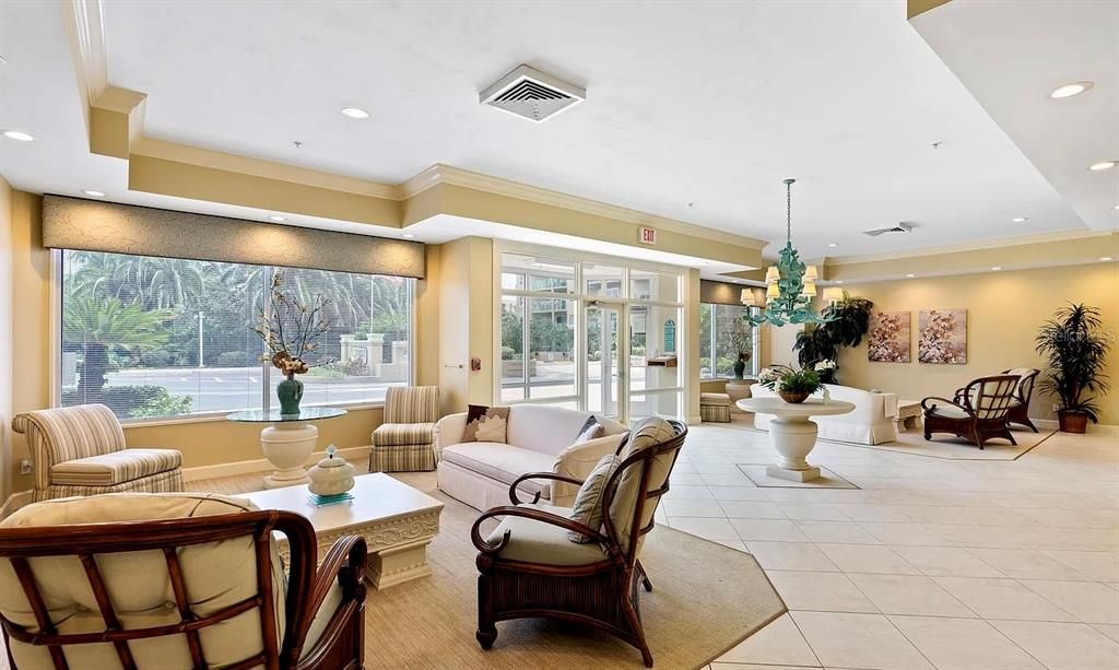 For Sale: $215,000 (2 beds, 2 baths, 1400 Square Feet)