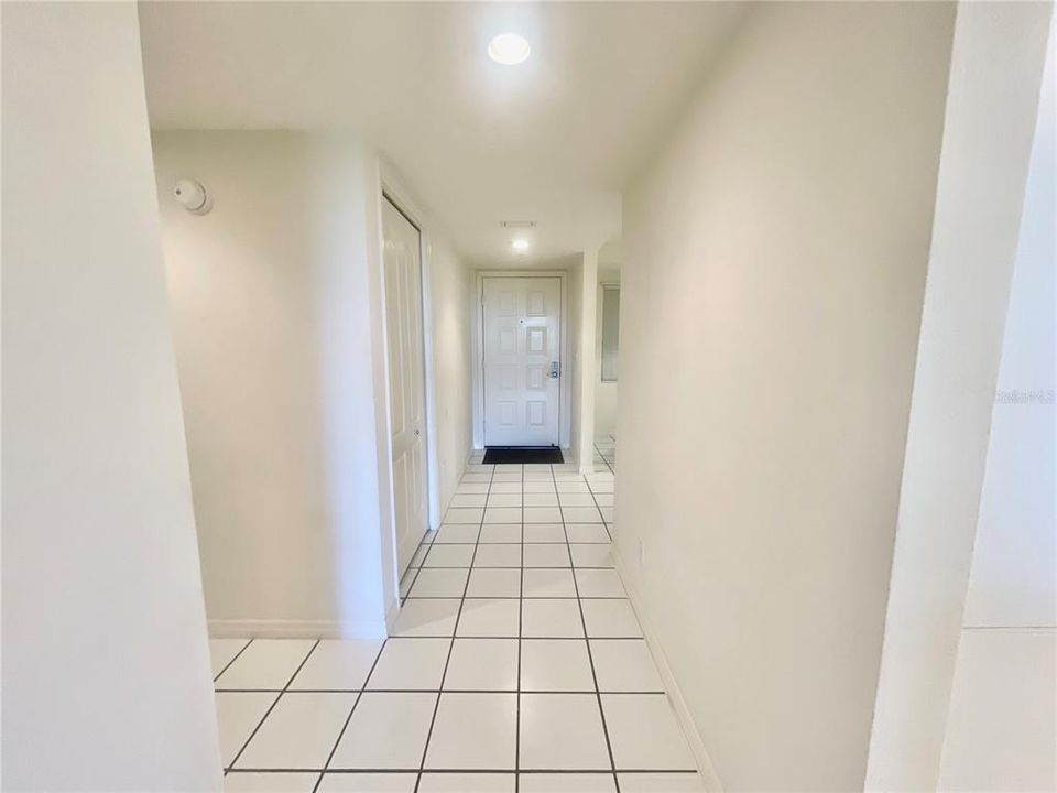 For Sale: $215,000 (2 beds, 2 baths, 1400 Square Feet)