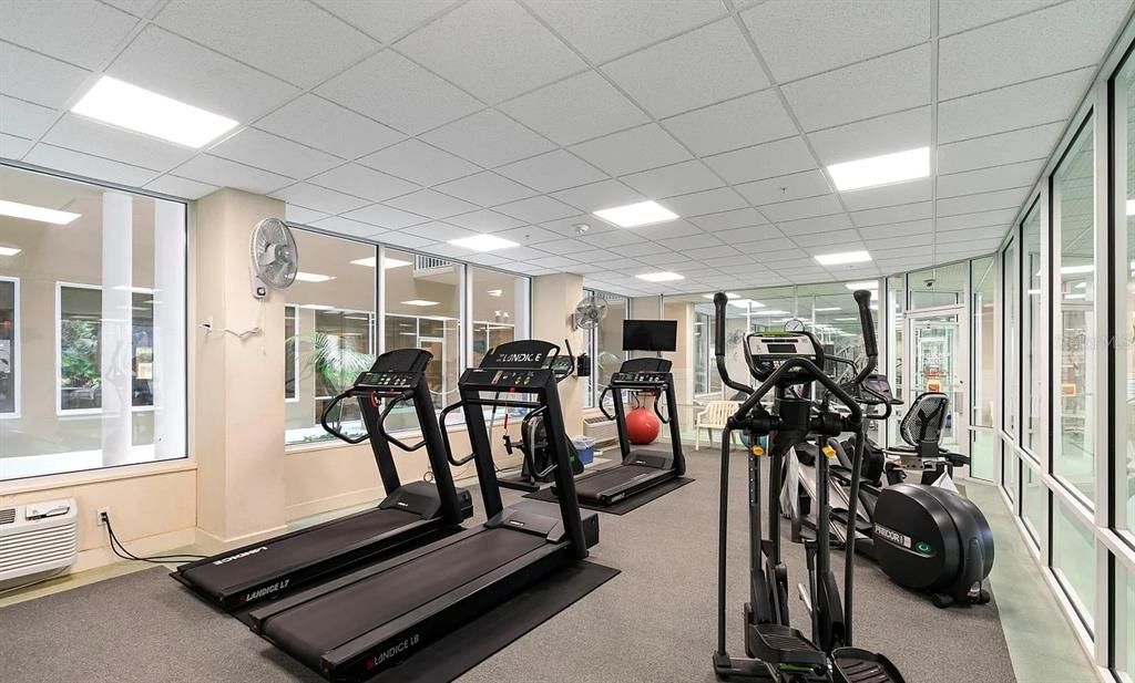 For Sale: $215,000 (2 beds, 2 baths, 1400 Square Feet)