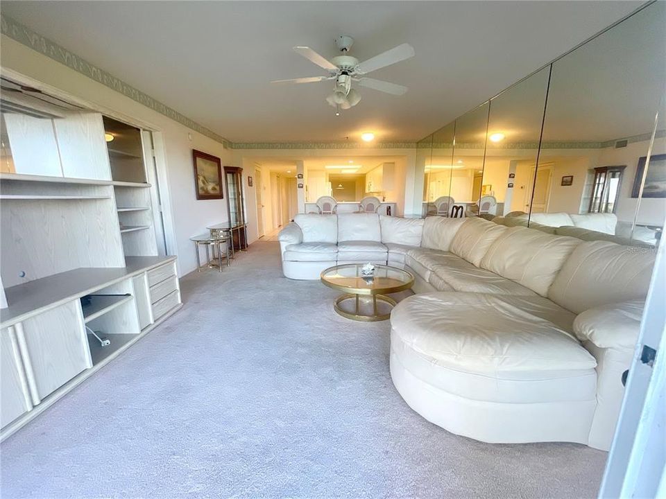 For Sale: $215,000 (2 beds, 2 baths, 1400 Square Feet)