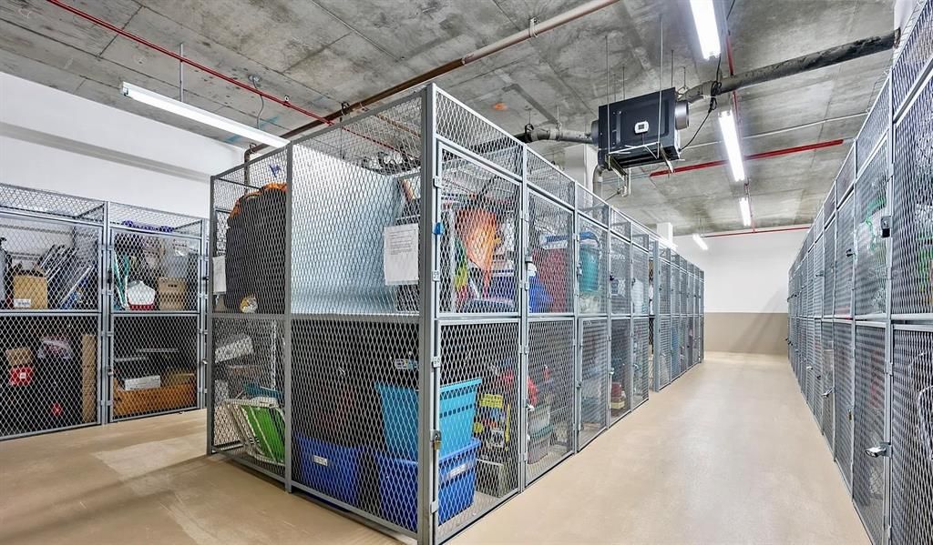 For Sale: $215,000 (2 beds, 2 baths, 1400 Square Feet)