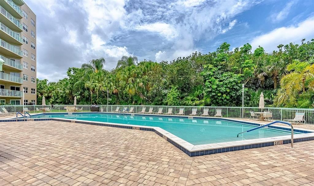 For Sale: $215,000 (2 beds, 2 baths, 1400 Square Feet)