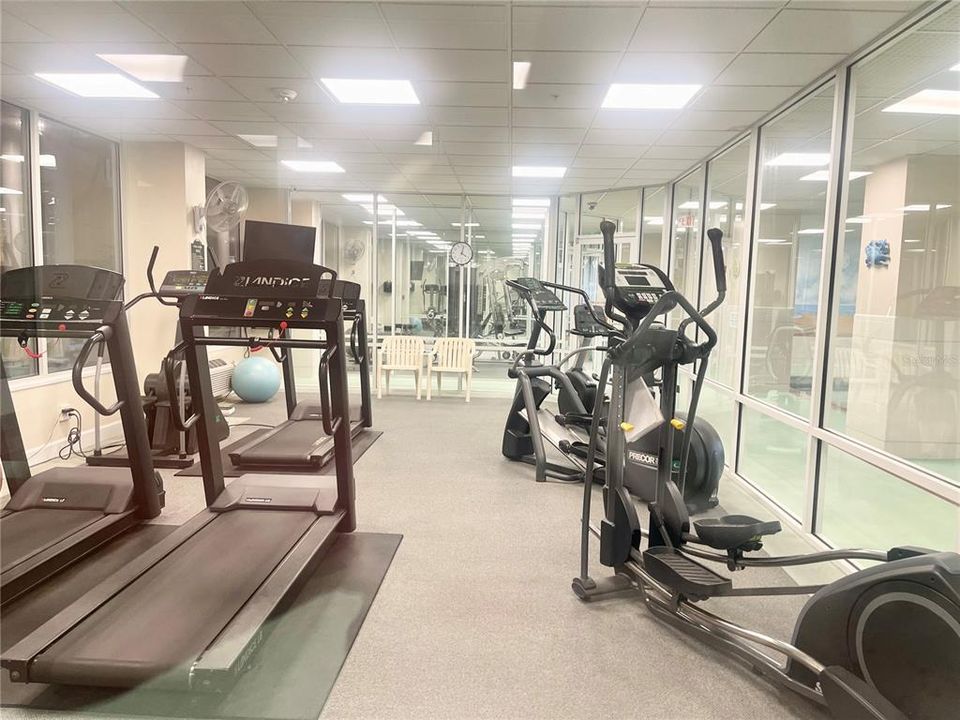 For Sale: $215,000 (2 beds, 2 baths, 1400 Square Feet)