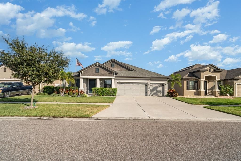 Active With Contract: $3,750 (4 beds, 4 baths, 2693 Square Feet)