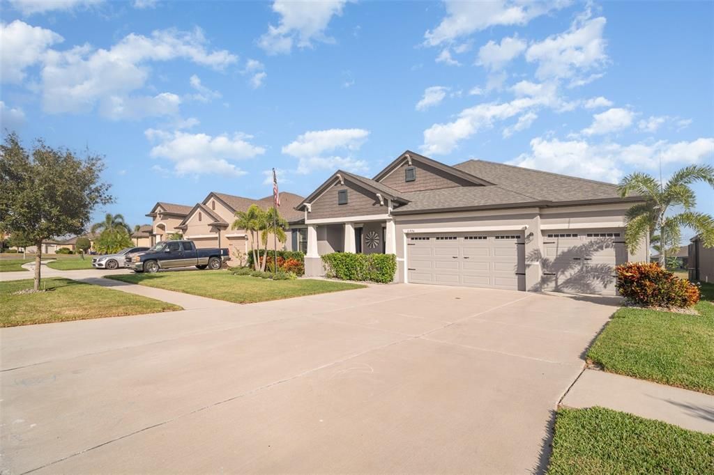 Active With Contract: $3,750 (4 beds, 4 baths, 2693 Square Feet)