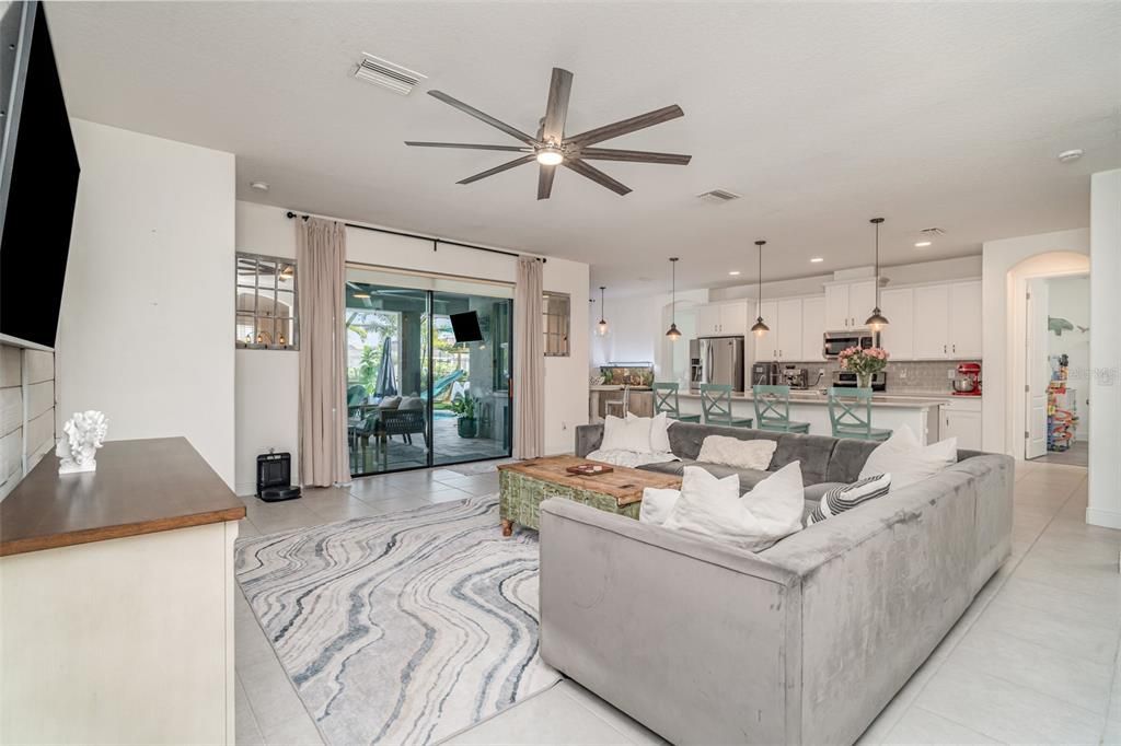 Active With Contract: $3,750 (4 beds, 4 baths, 2693 Square Feet)