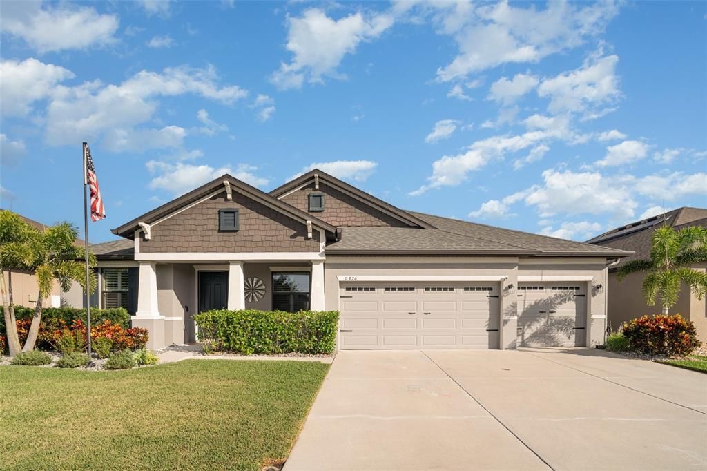 Active With Contract: $3,750 (4 beds, 4 baths, 2693 Square Feet)