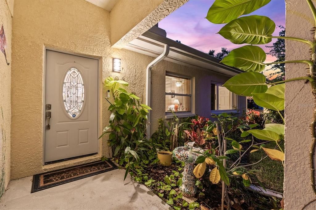 Active With Contract: $1,250,000 (4 beds, 2 baths, 2850 Square Feet)