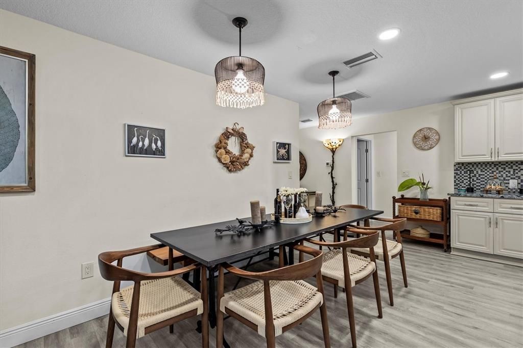 Active With Contract: $1,250,000 (4 beds, 2 baths, 2850 Square Feet)