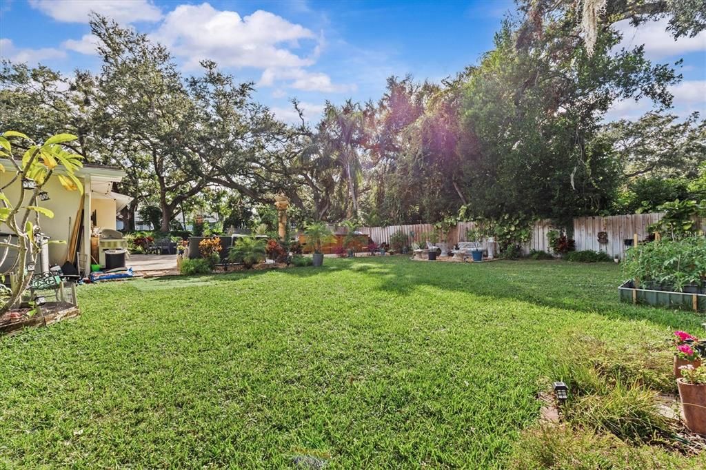 Active With Contract: $1,250,000 (4 beds, 2 baths, 2850 Square Feet)