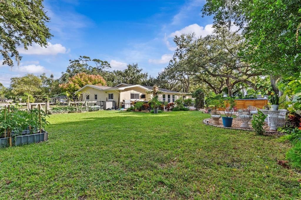 Active With Contract: $1,250,000 (4 beds, 2 baths, 2850 Square Feet)