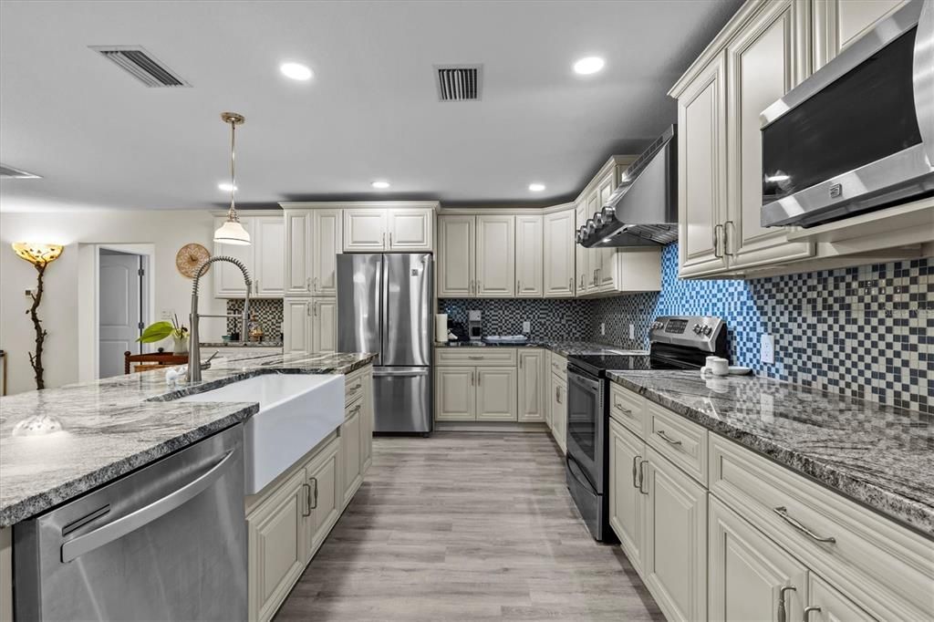 Active With Contract: $1,250,000 (4 beds, 2 baths, 2850 Square Feet)