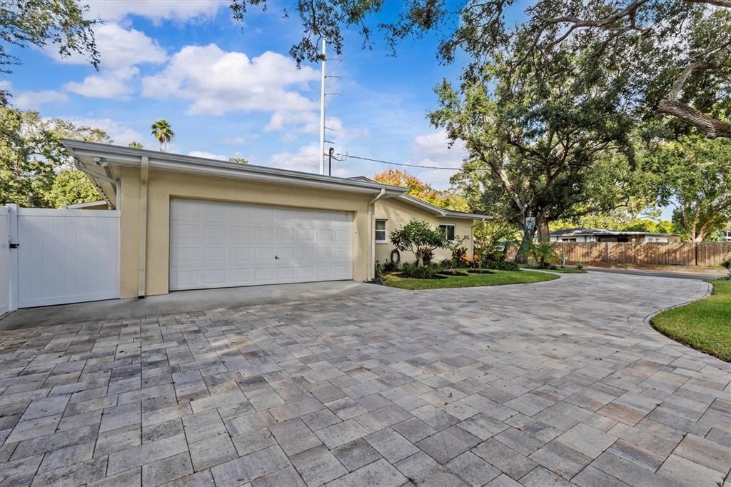 Active With Contract: $1,250,000 (4 beds, 2 baths, 2850 Square Feet)