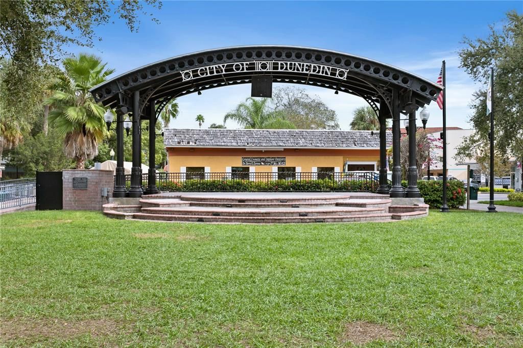 Active With Contract: $1,250,000 (4 beds, 2 baths, 2850 Square Feet)